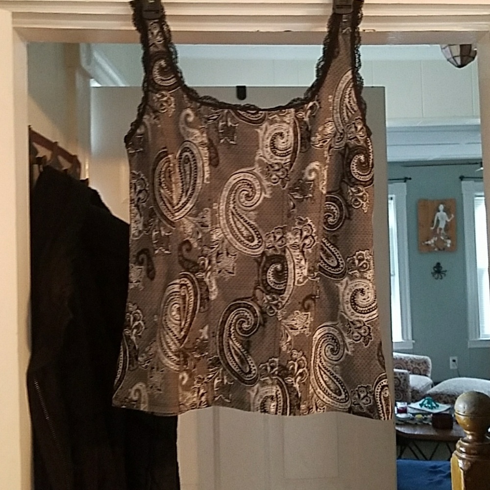 Decluttering - Picture 3 of 3